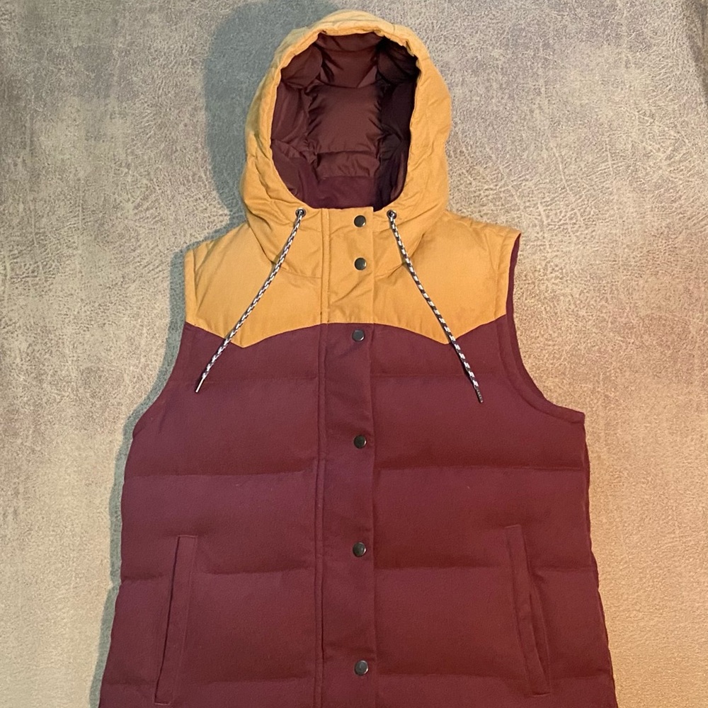 Women’s PATAGONIA BIVY Down Vest hooded Sz Medium